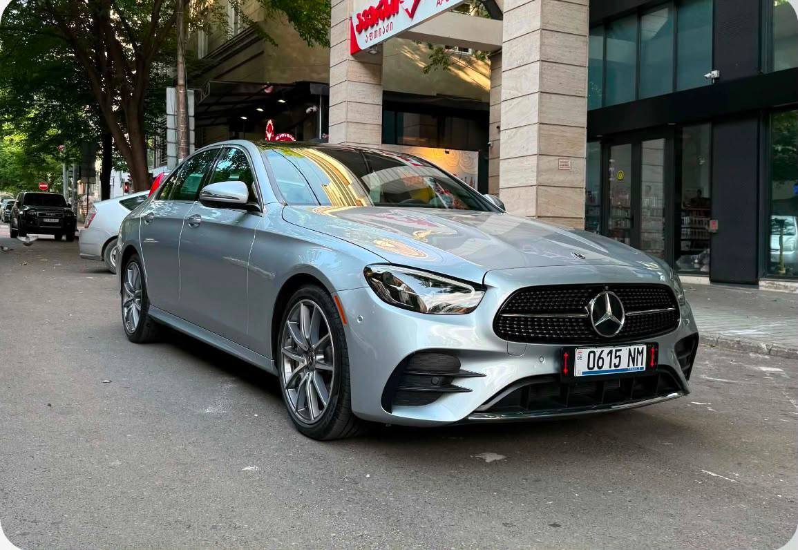 Mercedes-Benz E350, 2023 г.