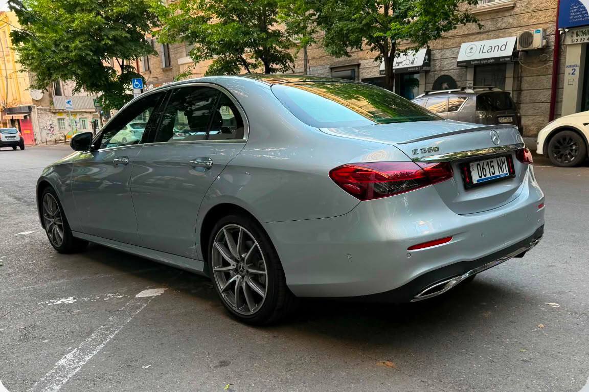 Mercedes-Benz E350, 2023 г.