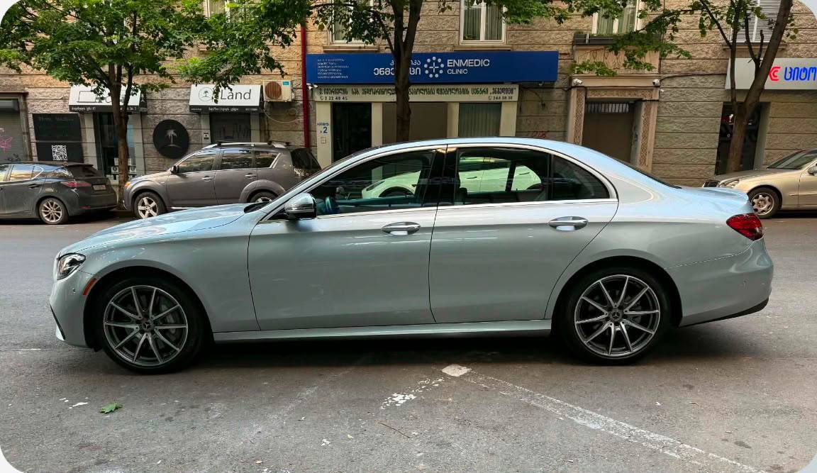 Mercedes-Benz E350, 2023 г.