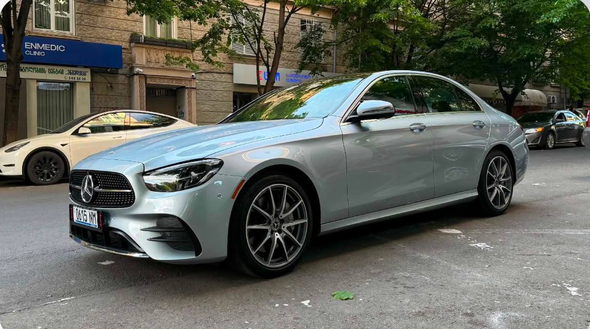 Mercedes-Benz E350, 2023 г.