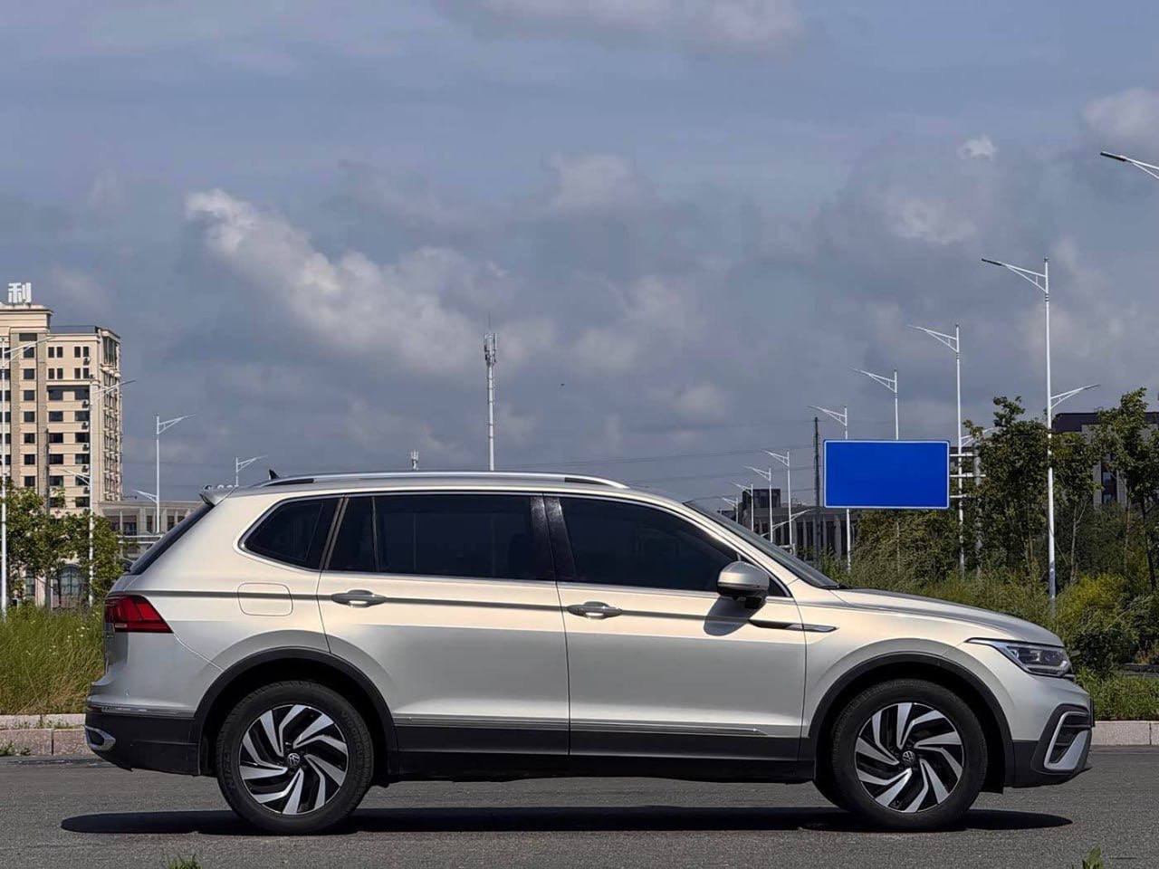 Volkswagen Tiguan, 2023 г.