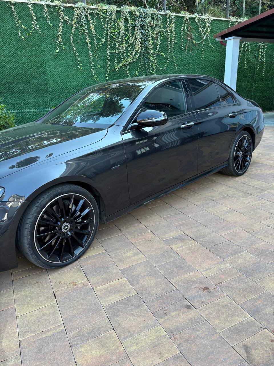 Mercedes-Benz E220, 2023 г.