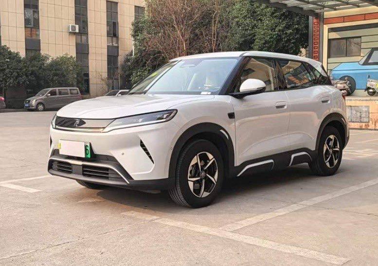 BYD Yuan UP 2025 из Китая под ключ - фото автомобиля из карточки компании