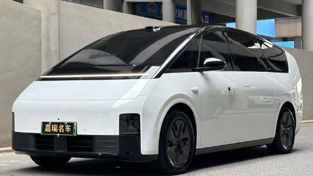 Li Auto MEGA Home Special Edition 2025 из Китая под ключ - фото автомобиля из карточки компании