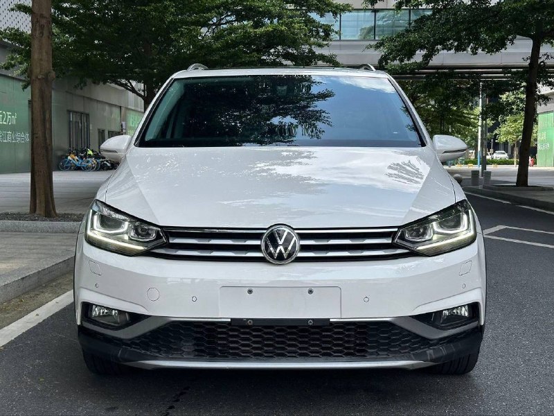Volkswagen Touran L 280TSI DSG, 2021 г.