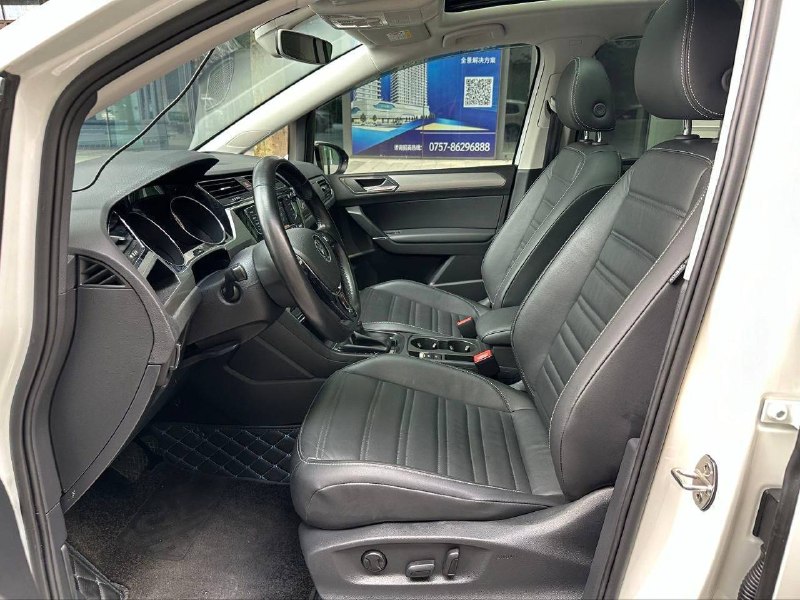 Volkswagen Touran L 280TSI DSG, 2021 г.