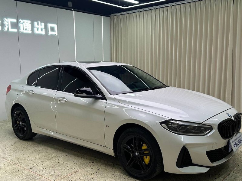 BMW 120i, 2022 г.