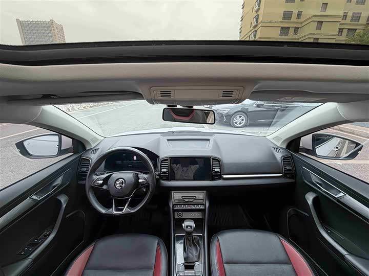 Skoda Karoq Facelift Luxury Edition, 2022 г.