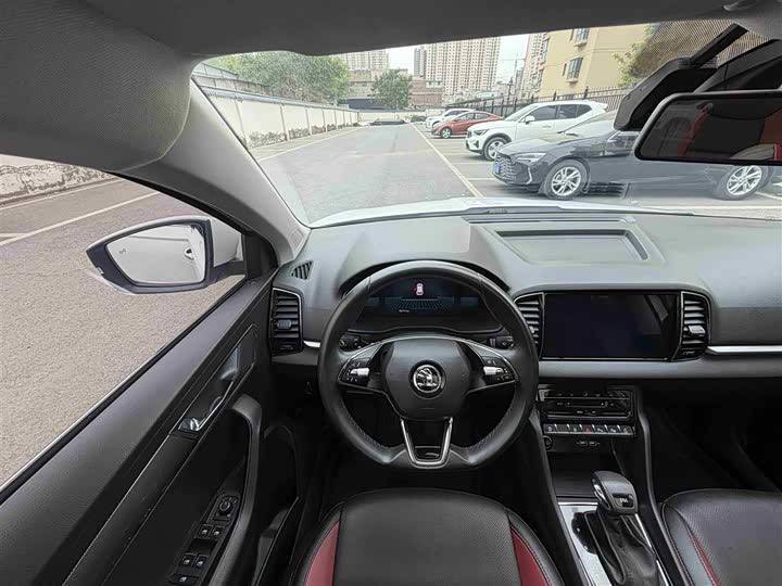Skoda Karoq Facelift Luxury Edition, 2022 г.