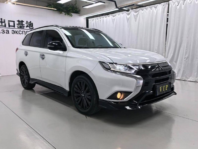 Mitsubishi Outlander, 2022 г.
