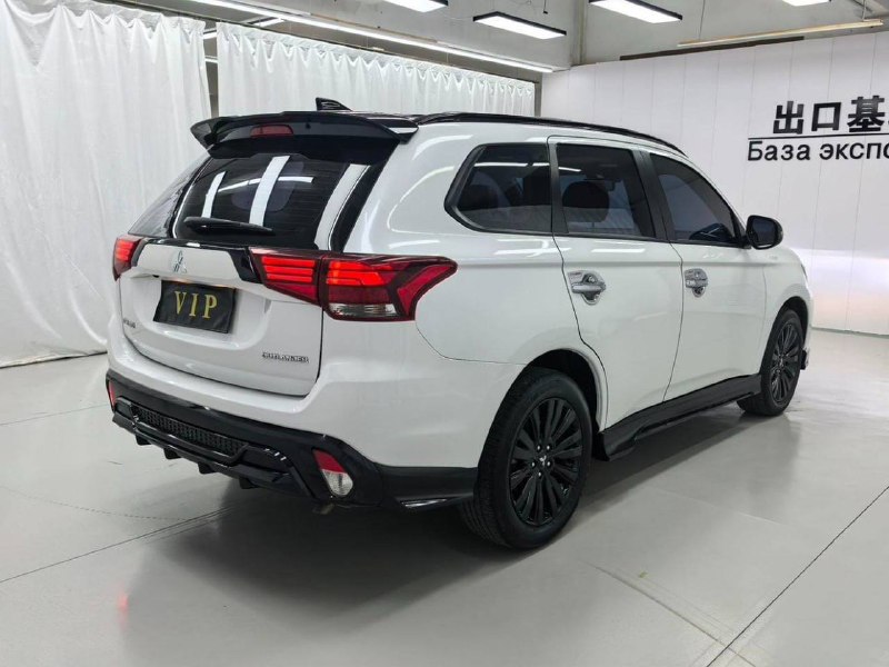 Mitsubishi Outlander, 2022 г.