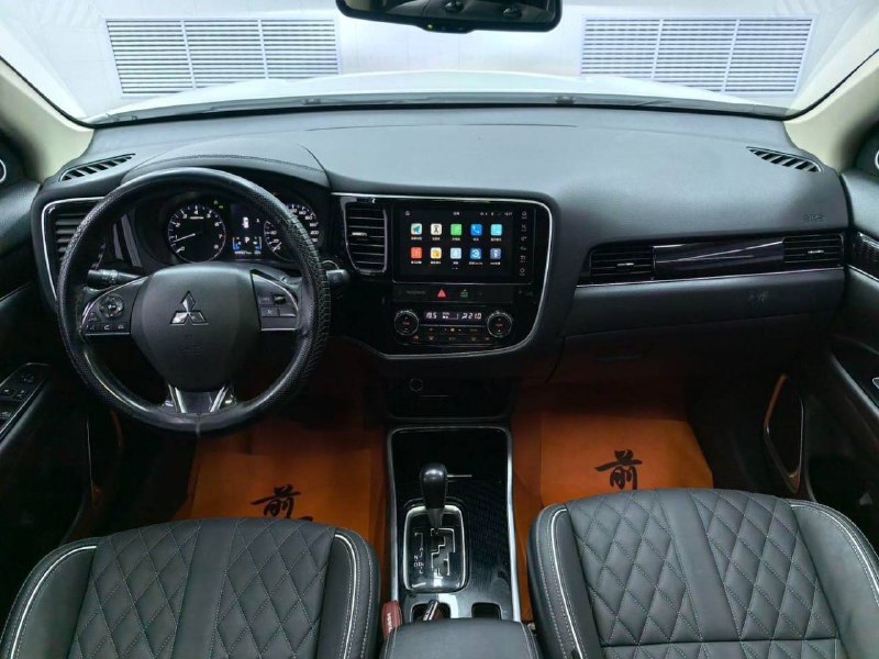 Mitsubishi Outlander, 2022 г.