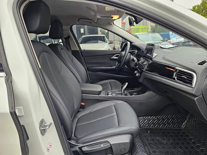 BMW 120i, 2023 г.