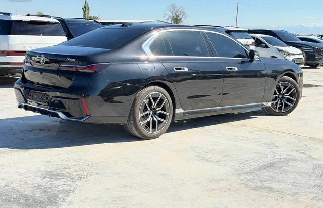 BMW 740i, 2026 г.