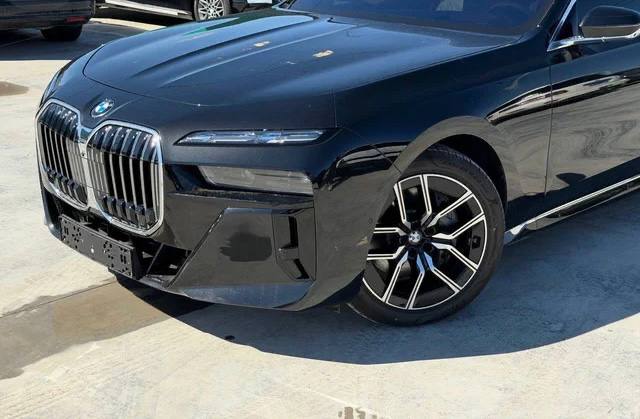 BMW 740i, 2026 г.