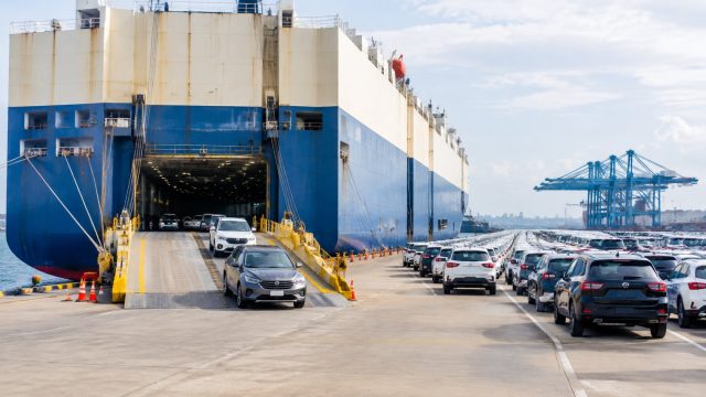 Американские авто из Грузии: чем версия для США отличается от российской - обложка статьи, avto-pod-zakaz.com