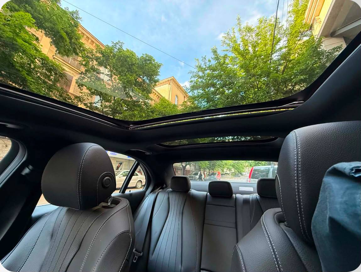 Mercedes-Benz E350, 2023 г.