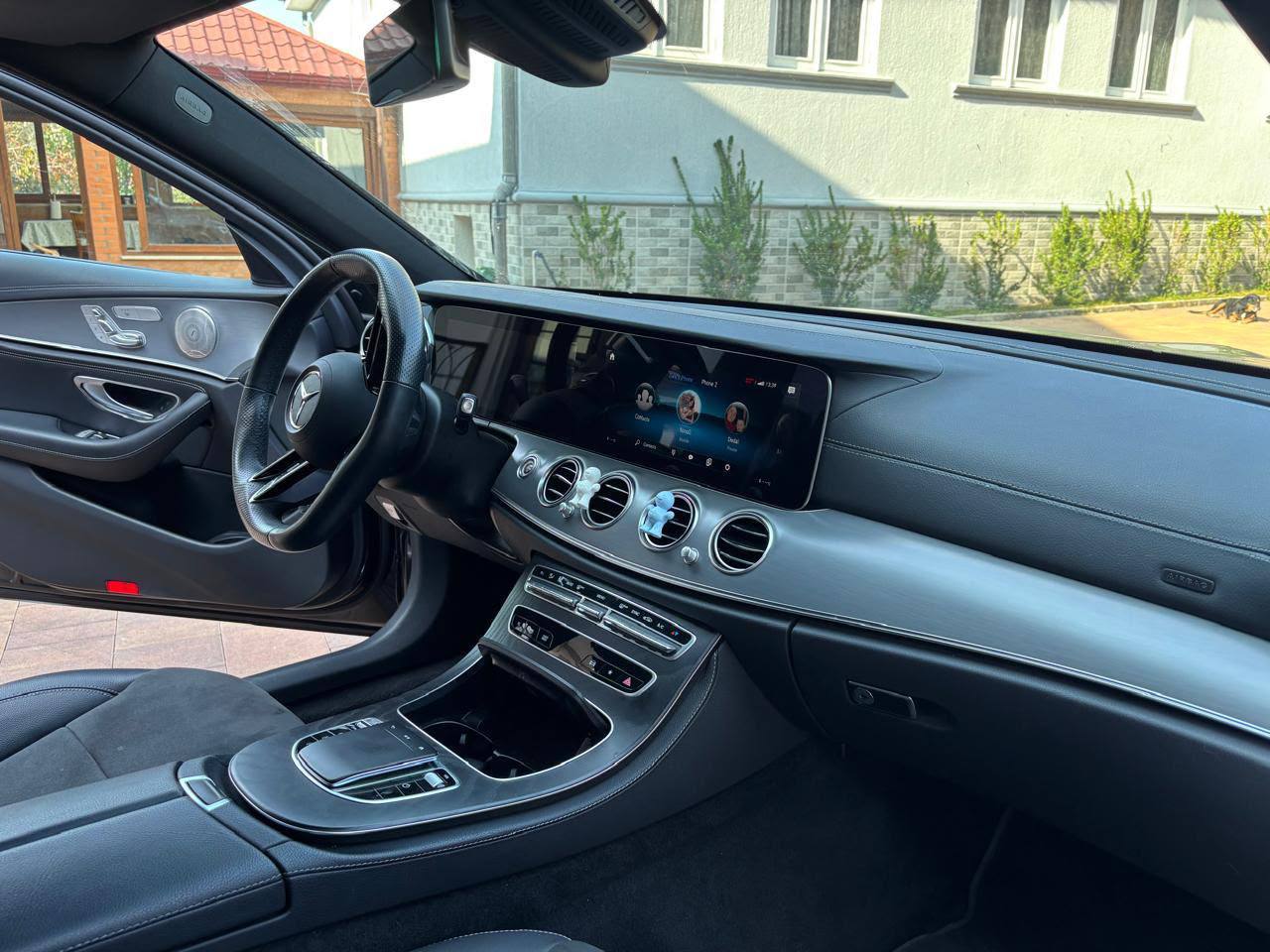 Mercedes-Benz E220, 2023 г.