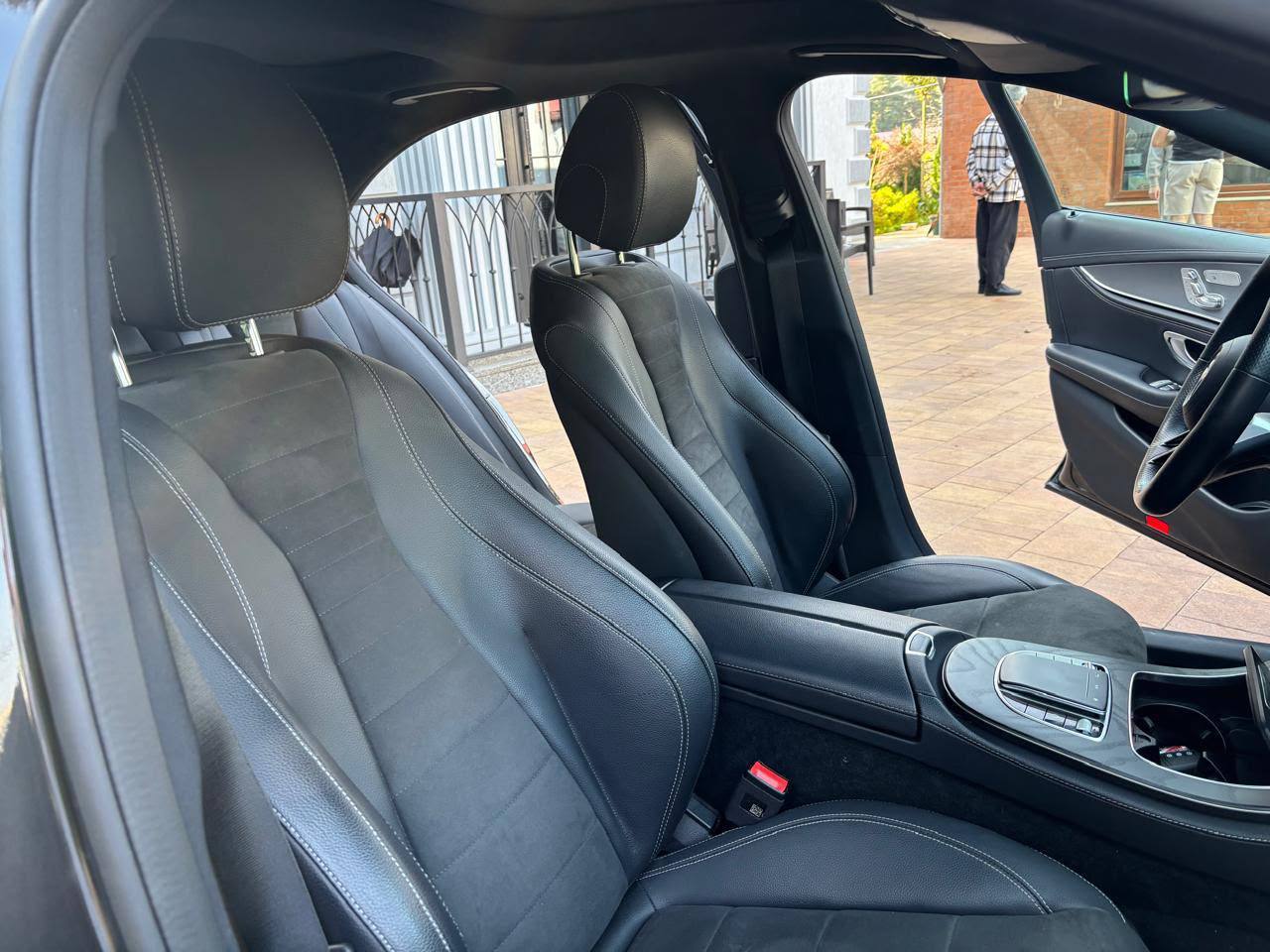 Mercedes-Benz E220, 2023 г.