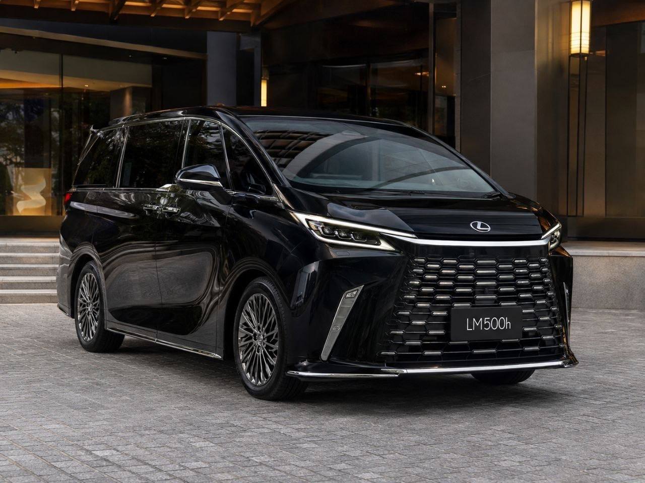Lexus LM500h, 2026 г.